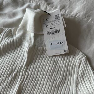 Zara Women's Cream Ribbed Turtleneck Sweater
